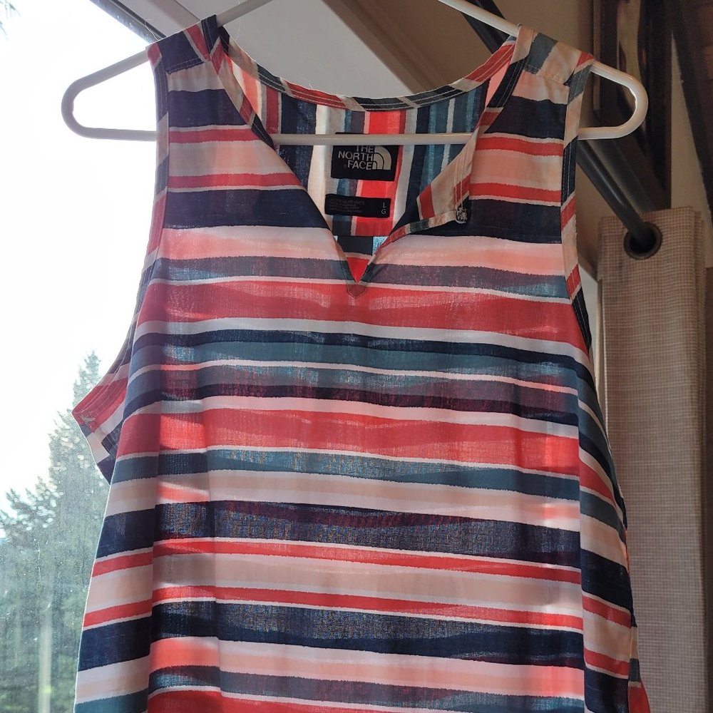 North Face Sleeveless Blouse Size Large-Like New